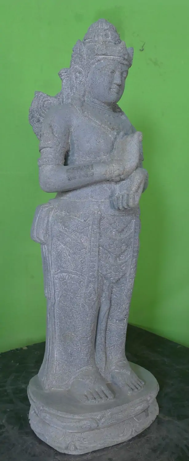  Product image 4 of the product “Standing Dewi Sri, “Turning of the Wheel,” 80 cm high, river stone, stone Dewi Sri ”